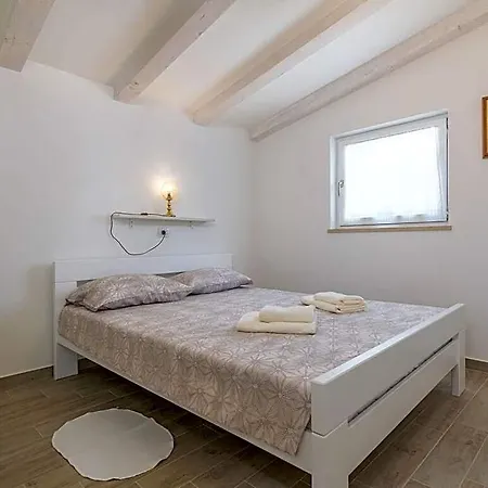 Jozefina Comfortable Vila *