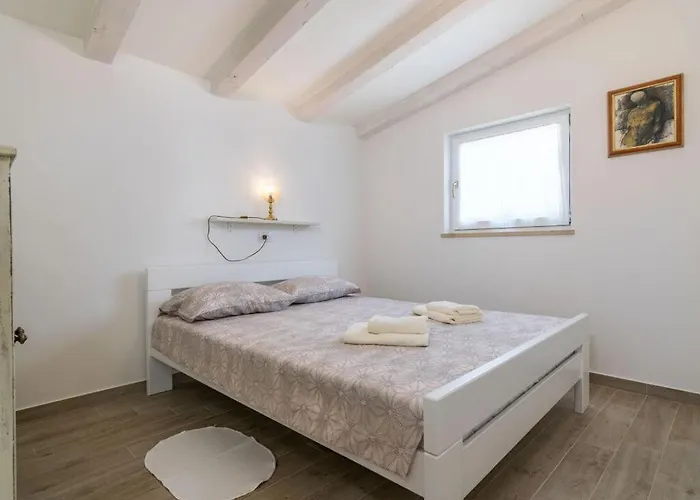 Jozefina Comfortable