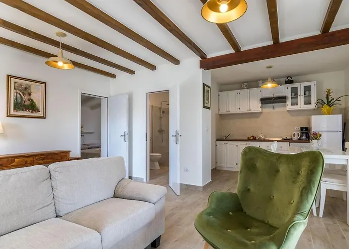 Jozefina Comfortable Villa *