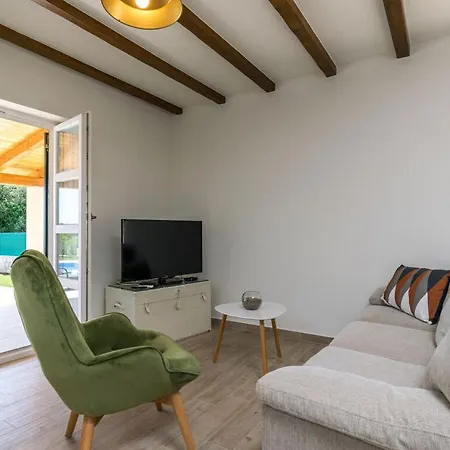 Jozefina Comfortable *