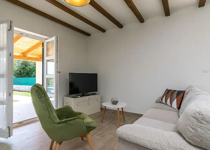 Jozefina Comfortable *